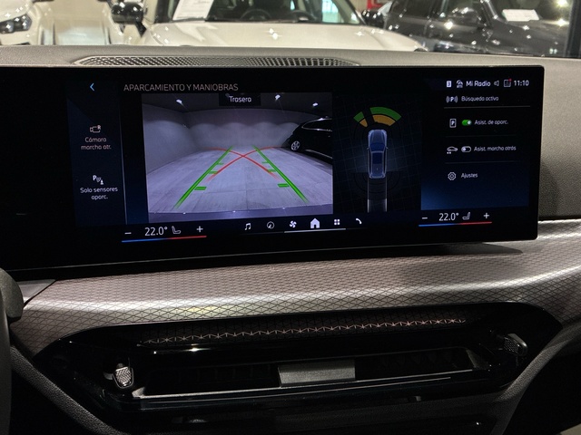 BMW Serie 3 320d Touring color Gris. Año 2025. 140KW(190CV). Diésel. En concesionario BMW Marcos Automoción de Valencia