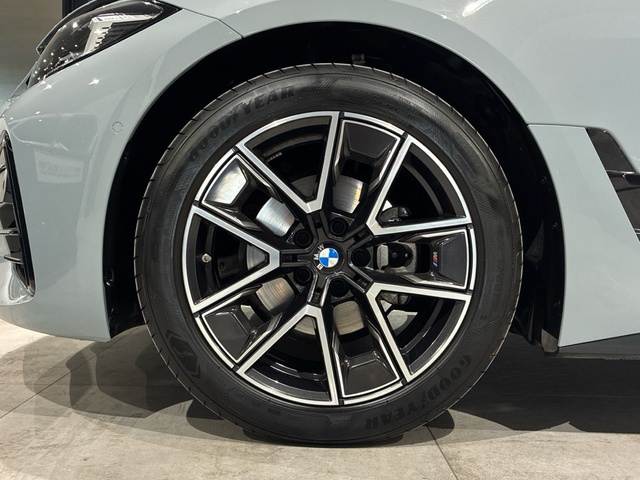 BMW Serie 4 420d Gran Coupe color Gris. Año 2025. 140KW(190CV). Diésel. En concesionario BMW Marcos Automoción de Valencia