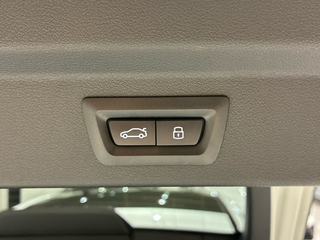 BMW X2 xDrive20d color Blanco. Año 2025. 120KW(163CV). Diésel. En concesionario BMW Marcos Automoción de Valencia