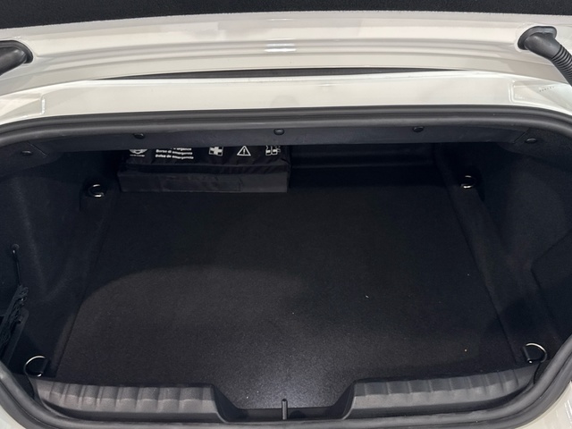 BMW Z4 sDrive20i Cabrio color Blanco. Año 2025. 145KW(197CV). Gasolina. En concesionario Motor Gorbea de Álava