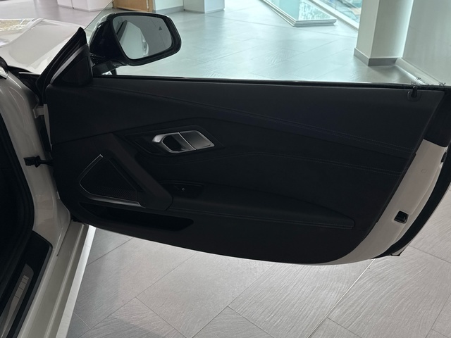 BMW Z4 sDrive20i Cabrio color Blanco. Año 2025. 145KW(197CV). Gasolina. En concesionario Motor Gorbea de Álava