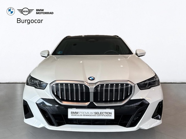 BMW Serie 5 520d Touring color Blanco. Año 2025. 145KW(197CV). Diésel. En concesionario Motor Gorbea de Álava