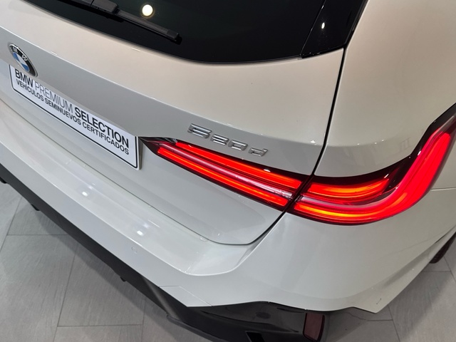 BMW Serie 5 520d Touring color Blanco. Año 2025. 145KW(197CV). Diésel. En concesionario Motor Gorbea de Álava