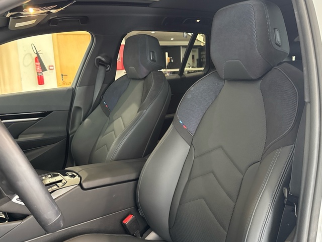 BMW Serie 5 520d Touring color Blanco. Año 2025. 145KW(197CV). Diésel. En concesionario Motor Gorbea de Álava