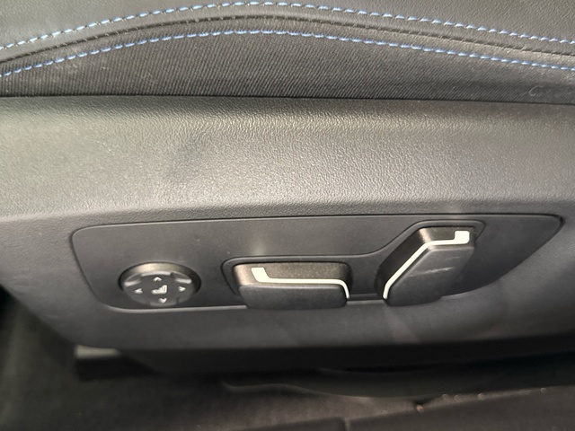 BMW Serie 5 520d Touring color Blanco. Año 2025. 145KW(197CV). Diésel. En concesionario Motor Gorbea de Álava