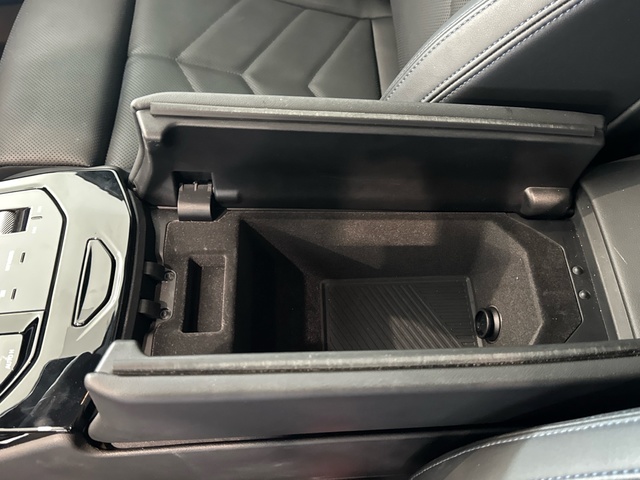 BMW Serie 5 520d Touring color Blanco. Año 2025. 145KW(197CV). Diésel. En concesionario Motor Gorbea de Álava