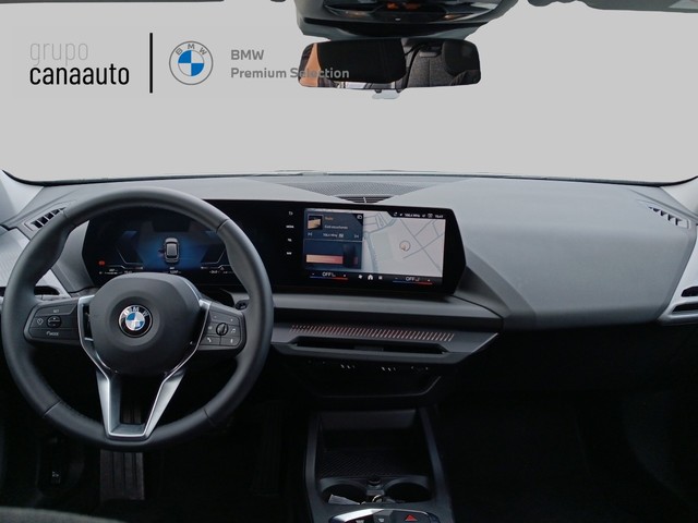 BMW Serie 1 120d color Gris. Año 2025. 120KW(163CV). Diésel. En concesionario TACO de Sta. C. Tenerife