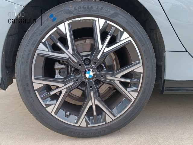 BMW Serie 1 120d color Gris. Año 2025. 120KW(163CV). Diésel. En concesionario TACO de Sta. C. Tenerife