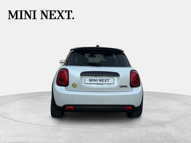 fotoG 4 del MINI MINI 3 Puertas Cooper SE 135 kW (184 CV) 184cv Eléctrico del 2023 en Granada