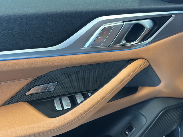 BMW i4 eDrive40 color Gris. Año 2025. 250KW(340CV). Eléctrico. En concesionario Enekuri Motor de Vizcaya