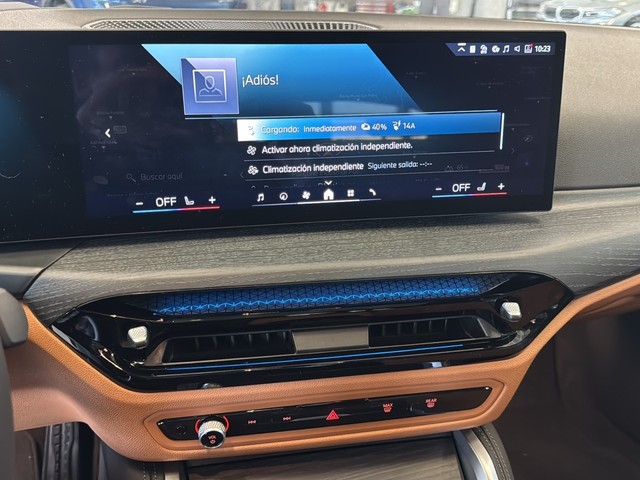 BMW i4 eDrive40 color Gris. Año 2025. 250KW(340CV). Eléctrico. En concesionario Enekuri Motor de Vizcaya