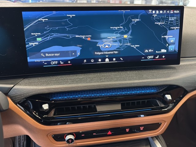 BMW i4 eDrive40 color Gris. Año 2025. 250KW(340CV). Eléctrico. En concesionario Enekuri Motor de Vizcaya