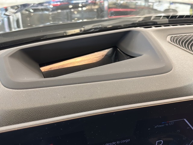 BMW i4 eDrive40 color Gris. Año 2025. 250KW(340CV). Eléctrico. En concesionario Enekuri Motor de Vizcaya