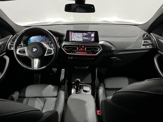 BMW X4 xDrive20d color Negro. Año 2023. 140KW(190CV). Diésel. En concesionario Unicars Ponent de Lleida