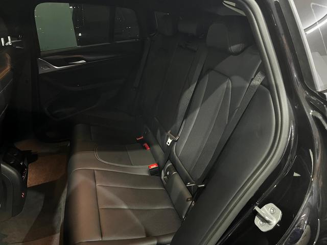 BMW X4 xDrive20d color Negro. Año 2023. 140KW(190CV). Diésel. En concesionario Unicars Ponent de Lleida