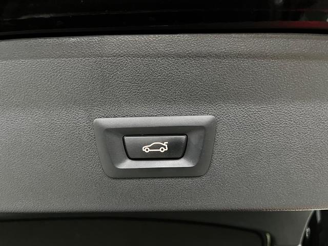 BMW X4 xDrive20d color Negro. Año 2023. 140KW(190CV). Diésel. En concesionario Unicars Ponent de Lleida