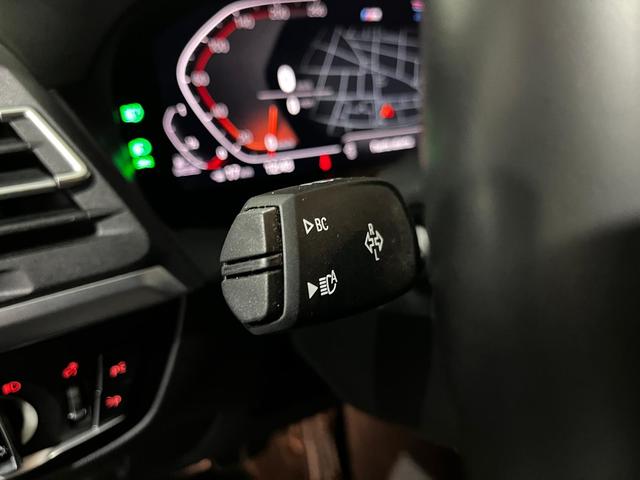 BMW X4 xDrive20d color Negro. Año 2023. 140KW(190CV). Diésel. En concesionario Unicars Ponent de Lleida