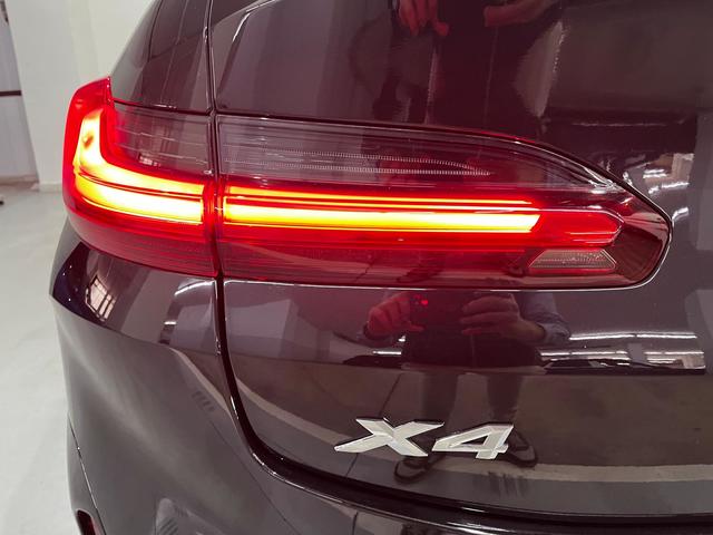 BMW X4 xDrive20d color Negro. Año 2023. 140KW(190CV). Diésel. En concesionario Unicars Ponent de Lleida
