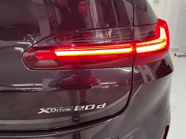 BMW X4 xDrive20d color Negro. Año 2023. 140KW(190CV). Diésel. En concesionario Unicars Ponent de Lleida