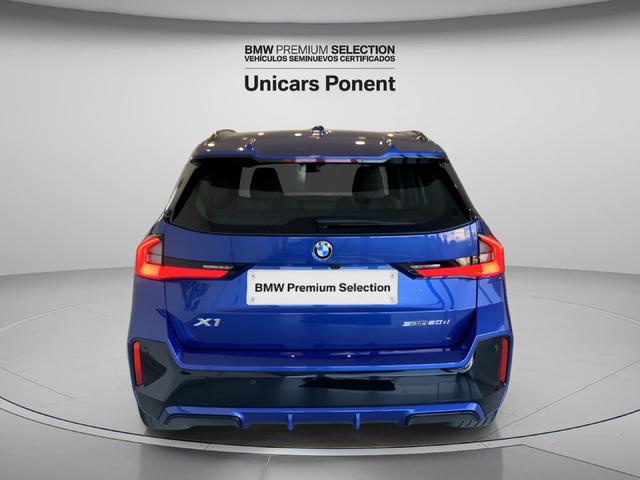 BMW X1 sDrive20d color Azul. Año 2025. 120KW(163CV). Diésel. En concesionario Unicars Ponent de Lleida