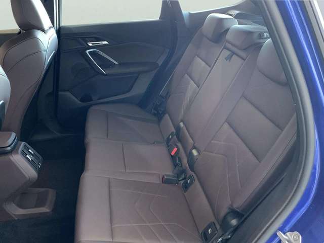 BMW X1 sDrive20d color Azul. Año 2025. 120KW(163CV). Diésel. En concesionario Unicars Ponent de Lleida