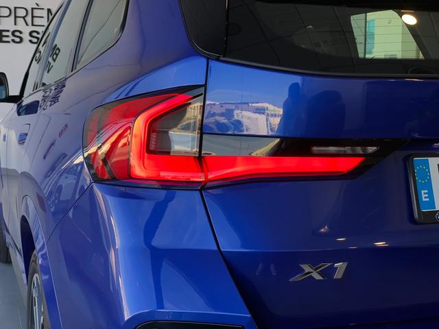BMW X1 sDrive20d color Azul. Año 2025. 120KW(163CV). Diésel. En concesionario Unicars Ponent de Lleida