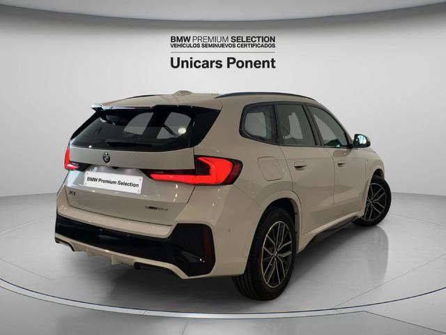BMW X1 sDrive18d color Blanco. Año 2025. 110KW(150CV). Diésel. En concesionario Unicars Ponent de Lleida
