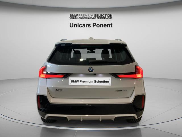 BMW X1 sDrive18d color Blanco. Año 2025. 110KW(150CV). Diésel. En concesionario Unicars Ponent de Lleida