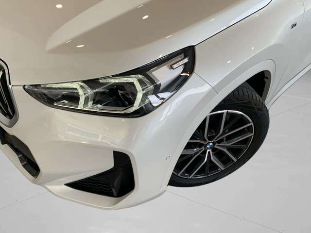 BMW X1 sDrive18d color Blanco. Año 2025. 110KW(150CV). Diésel. En concesionario Unicars Ponent de Lleida