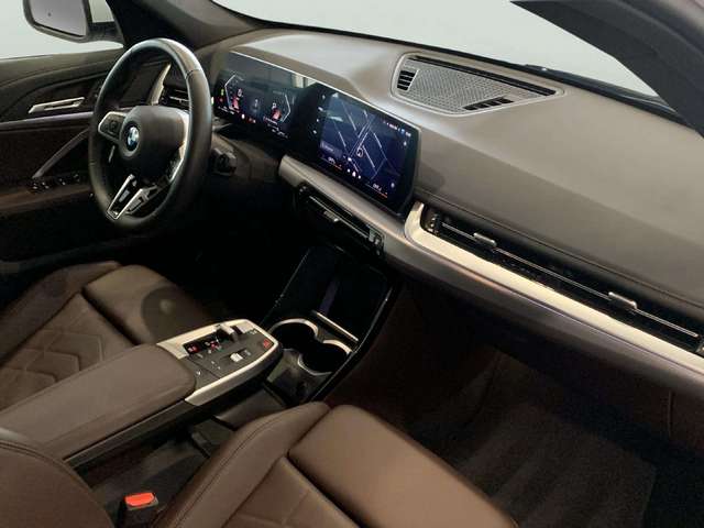 BMW X1 sDrive18d color Blanco. Año 2025. 110KW(150CV). Diésel. En concesionario Unicars Ponent de Lleida