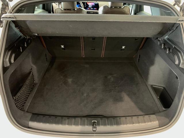 BMW X1 sDrive18d color Blanco. Año 2025. 110KW(150CV). Diésel. En concesionario Unicars Ponent de Lleida