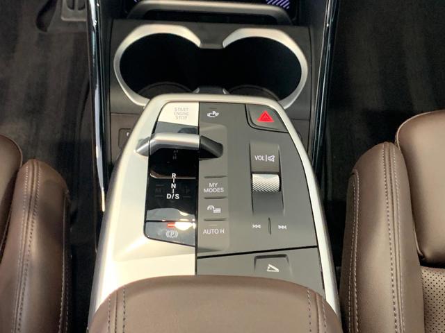 BMW X1 sDrive18d color Blanco. Año 2025. 110KW(150CV). Diésel. En concesionario Unicars Ponent de Lleida