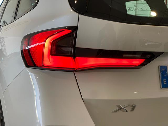 BMW X1 sDrive18d color Blanco. Año 2025. 110KW(150CV). Diésel. En concesionario Unicars Ponent de Lleida