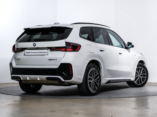 BMW X1 xDrive25e color Blanco. Año 2025. 180KW(245CV). Híbrido Electro/Gasolina. En concesionario Oliva Motor Tarragona de Tarragona