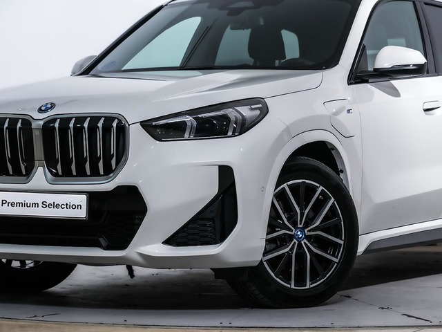 BMW X1 xDrive25e color Blanco. Año 2025. 180KW(245CV). Híbrido Electro/Gasolina. En concesionario Oliva Motor Tarragona de Tarragona