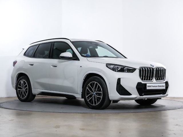 BMW X1 xDrive25e color Blanco. Año 2025. 180KW(245CV). Híbrido Electro/Gasolina. En concesionario Oliva Motor Tarragona de Tarragona