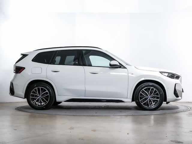 BMW X1 xDrive25e color Blanco. Año 2025. 180KW(245CV). Híbrido Electro/Gasolina. En concesionario Oliva Motor Tarragona de Tarragona