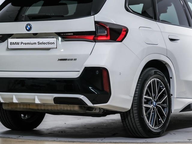 BMW X1 xDrive25e color Blanco. Año 2025. 180KW(245CV). Híbrido Electro/Gasolina. En concesionario Oliva Motor Tarragona de Tarragona