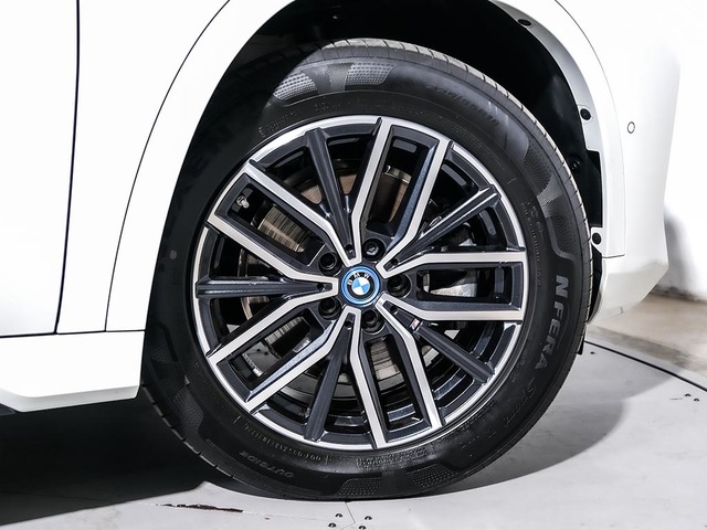 BMW X1 xDrive25e color Blanco. Año 2025. 180KW(245CV). Híbrido Electro/Gasolina. En concesionario Oliva Motor Tarragona de Tarragona