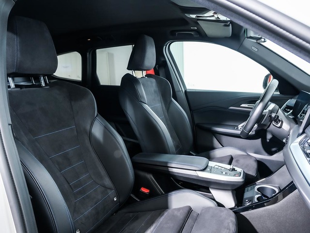 BMW X1 xDrive25e color Blanco. Año 2025. 180KW(245CV). Híbrido Electro/Gasolina. En concesionario Oliva Motor Tarragona de Tarragona