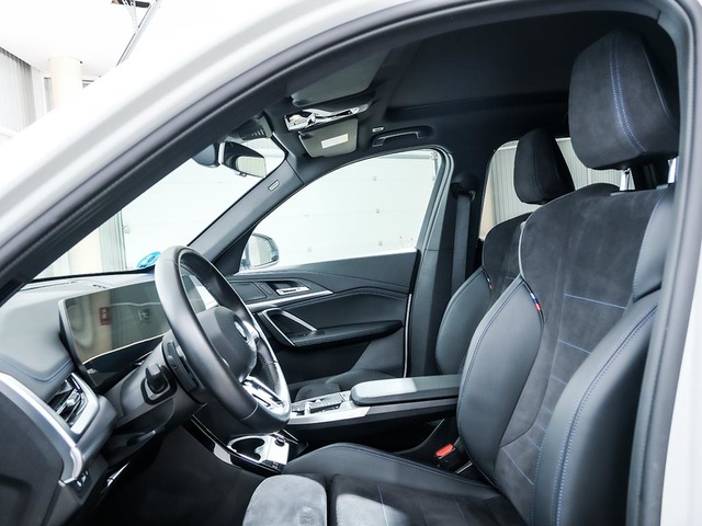 BMW X1 xDrive25e color Blanco. Año 2025. 180KW(245CV). Híbrido Electro/Gasolina. En concesionario Oliva Motor Tarragona de Tarragona