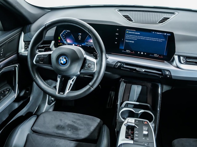 BMW X1 xDrive25e color Blanco. Año 2025. 180KW(245CV). Híbrido Electro/Gasolina. En concesionario Oliva Motor Tarragona de Tarragona