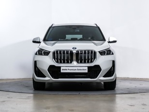 Fotos de BMW X1 xDrive25e color Blanco. Año 2025. 180KW(245CV). Híbrido Electro/Gasolina. En concesionario Oliva Motor Tarragona de Tarragona