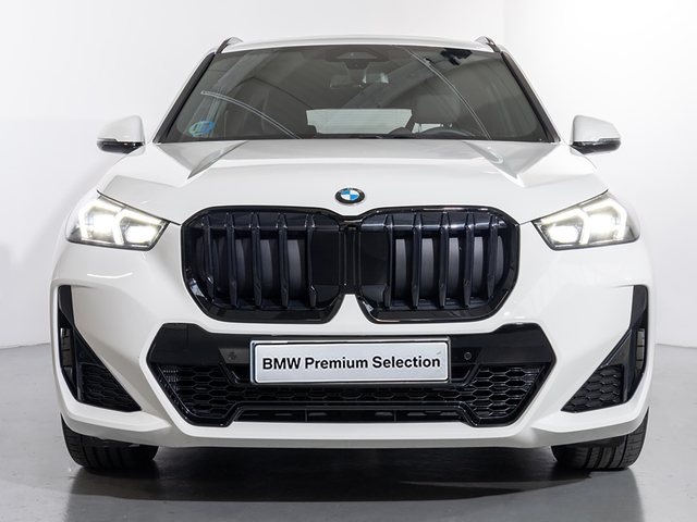BMW X1 xDrive20d color Blanco. Año 2025. 120KW(163CV). Diésel. En concesionario Oliva Motor Girona de Girona