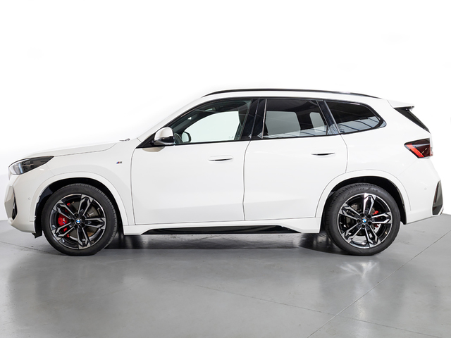 BMW X1 xDrive20d color Blanco. Año 2025. 120KW(163CV). Diésel. En concesionario Oliva Motor Girona de Girona