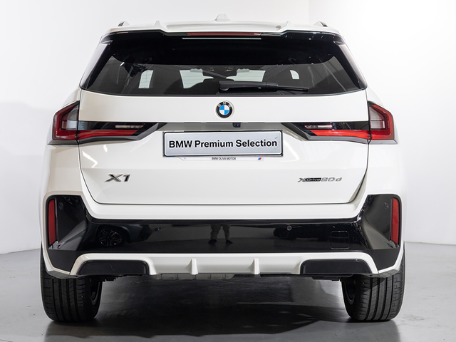 BMW X1 xDrive20d color Blanco. Año 2025. 120KW(163CV). Diésel. En concesionario Oliva Motor Girona de Girona