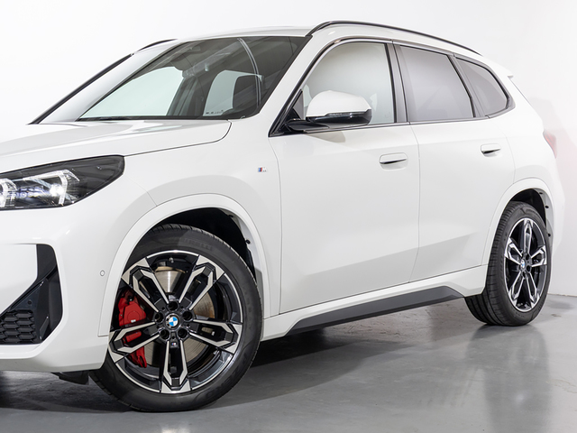 BMW X1 xDrive20d color Blanco. Año 2025. 120KW(163CV). Diésel. En concesionario Oliva Motor Girona de Girona