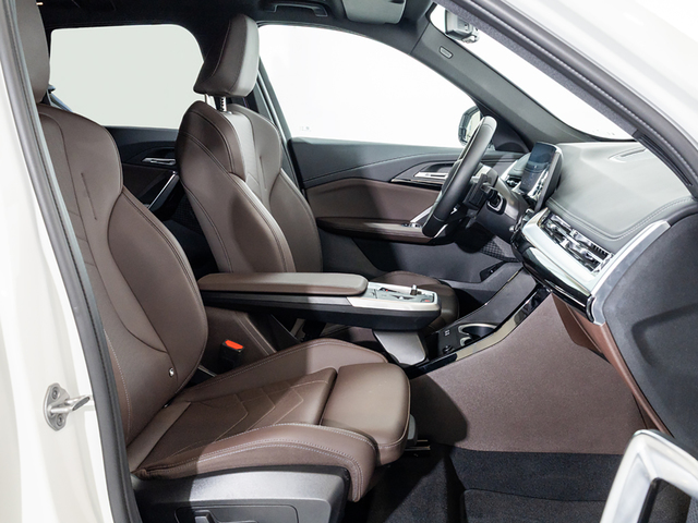 BMW X1 xDrive20d color Blanco. Año 2025. 120KW(163CV). Diésel. En concesionario Oliva Motor Girona de Girona