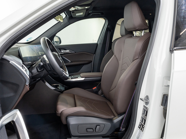 BMW X1 xDrive20d color Blanco. Año 2025. 120KW(163CV). Diésel. En concesionario Oliva Motor Girona de Girona