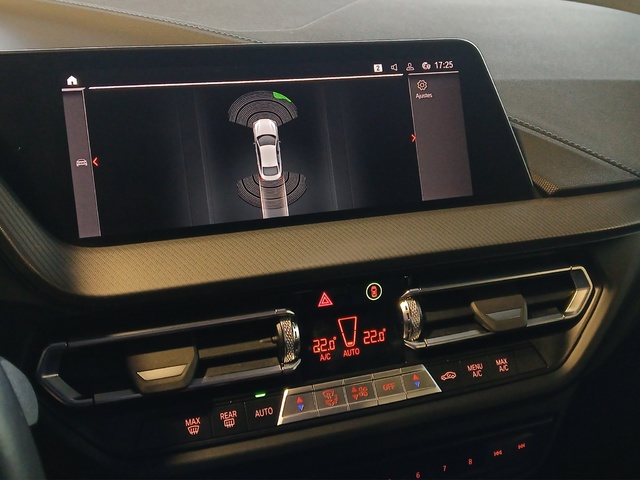 BMW Serie 2 218i Gran Coupe color Blanco. Año 2024. 103KW(140CV). Gasolina. En concesionario GANDIA Automoviles Fersan, S.A. de Valencia